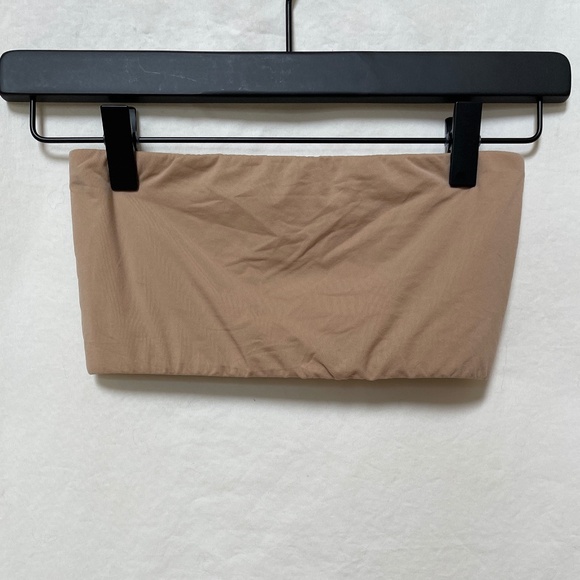 SKIMS - Fits Everybody Bandeau - Clay - XS - Picture 2 of 4